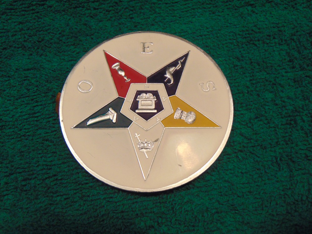 Case XX A Salute To Freemasonry Commemorative Case Trapper knife, Collector's tin Belt Buckle Badges