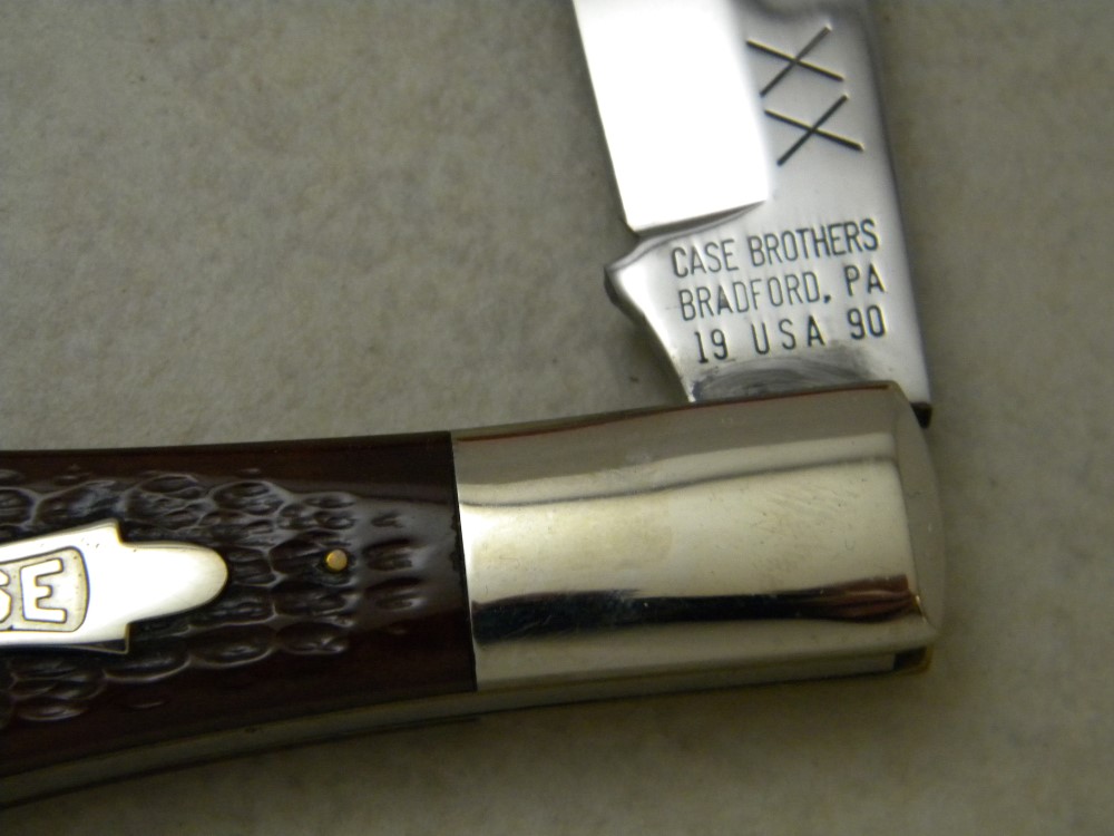 Case Classic 1990 Dark Brown Bone Bomb Shield 61050 SAB Coke Bottle