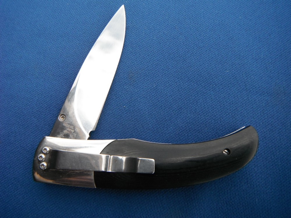 Browning Japan G10 mother of pearl inlaid Model 721 linerlock folding pocket knife. MADE IN JAPAN!