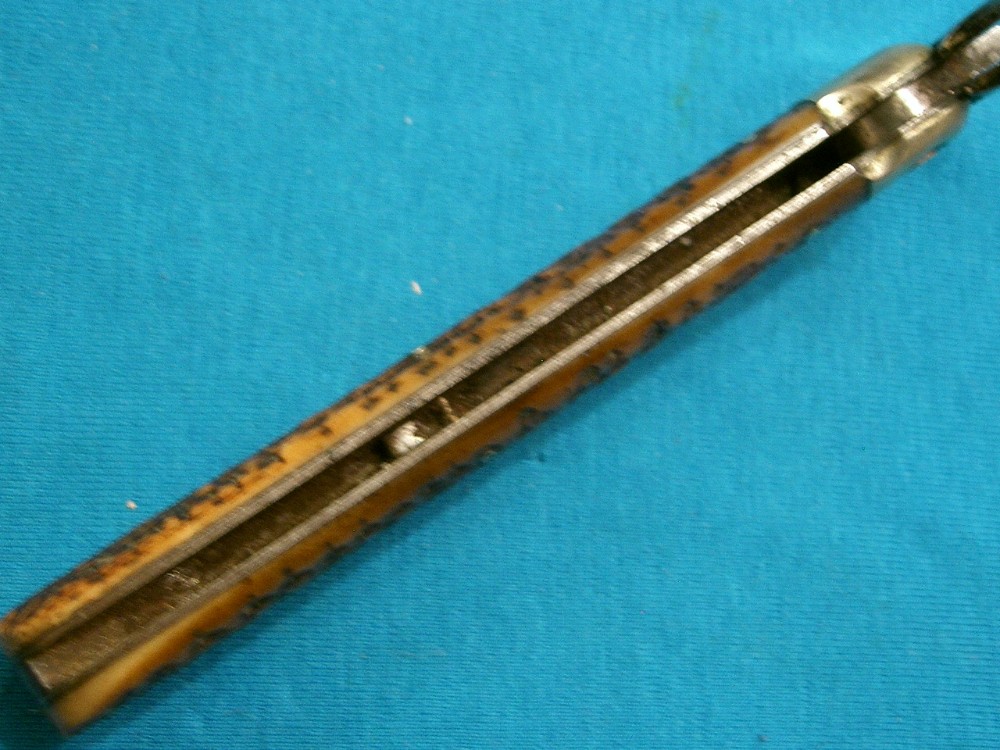 ANTIQUE VINTAGE PRESS BUTTON KNIFE CO WALDEN Y USA BONE HANDLE