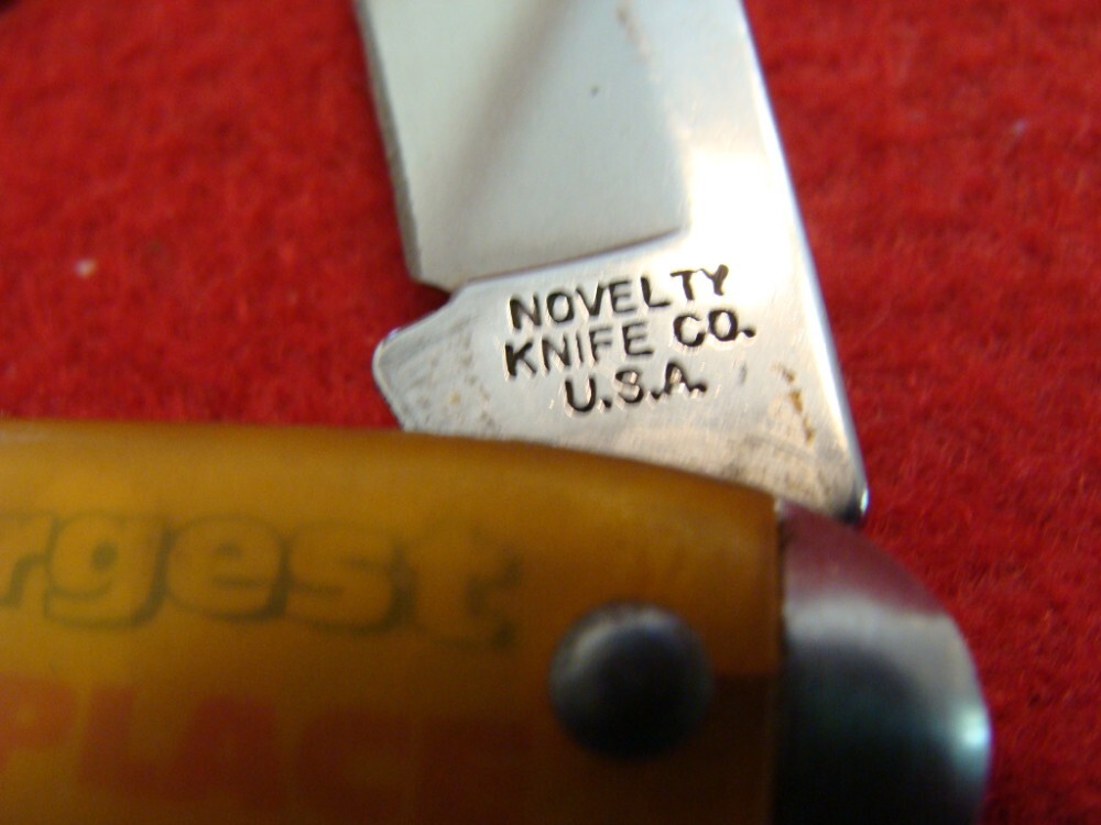 Smokey Mountain Knife Works "World's Largest Knife Showcase" Novelty