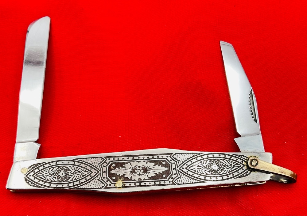 Vintage ARNEX STAINLESS JAPAN 2 Blade Large Pen Pocket Knife Embossed Metal Native AmerIcan Chief