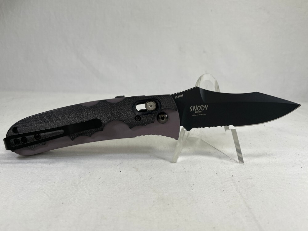BENCHMADE USA 4200SBK Snody Design Purple Resistor Axis Lock