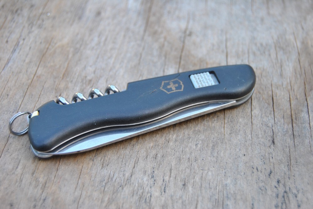 Victorinox 111 best sale scales