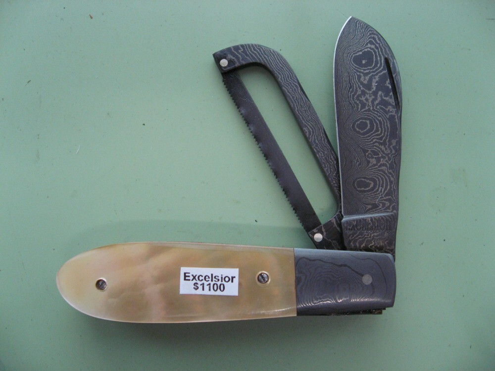 DANIELS FAMILY KNIFE BRANDSEXCELSIOR KNIFE CO.GOLD LIP PEARL GAME SCOUT