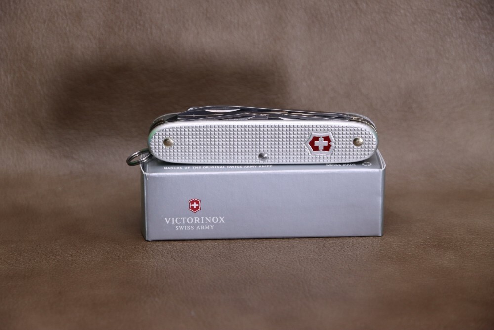 VICTORINOX SWISS ARMY PIONEER X STAINLESS STEEL ALOX