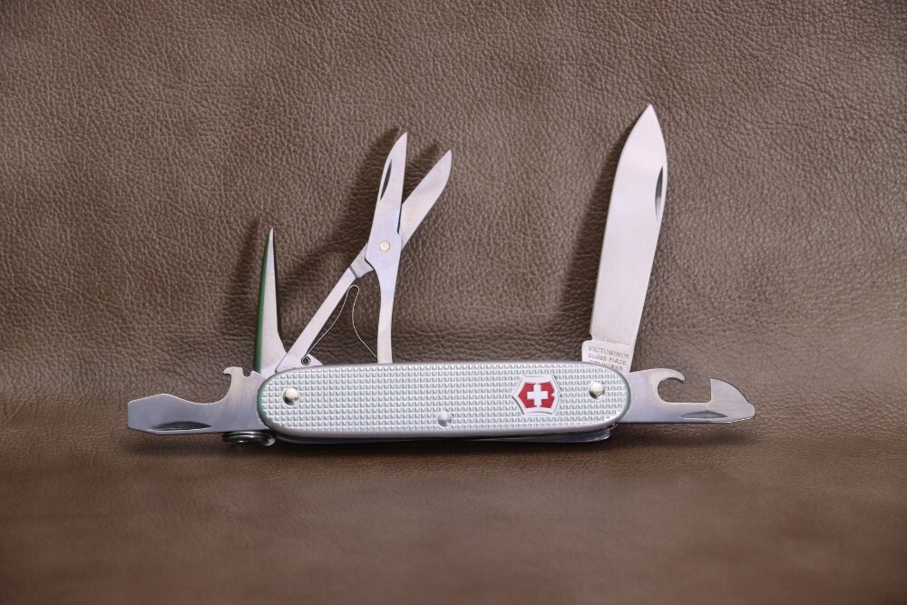 VICTORINOX SWISS ARMY PIONEER X STAINLESS STEEL ALOX