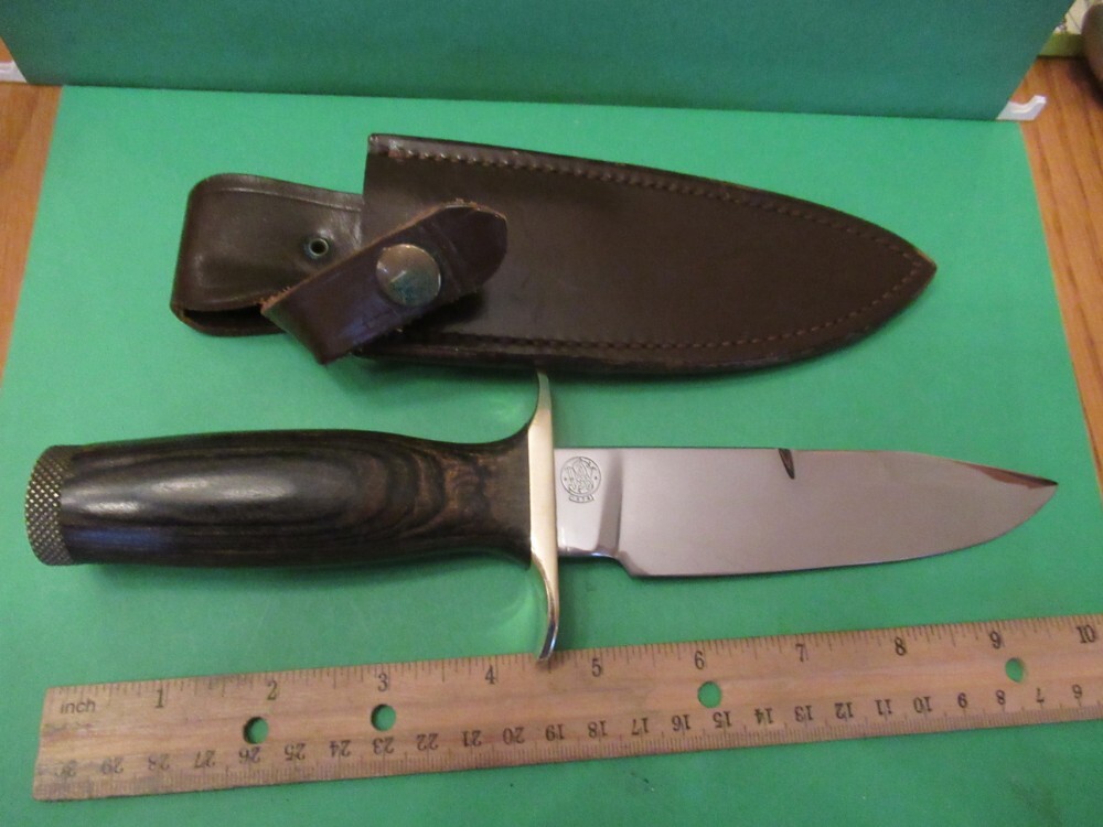 Smith & Wesson 1974 Design by Blackie Collins Survival Bowie Smith & Wesson 1974 Design by Blackie Collins Survival Bowie