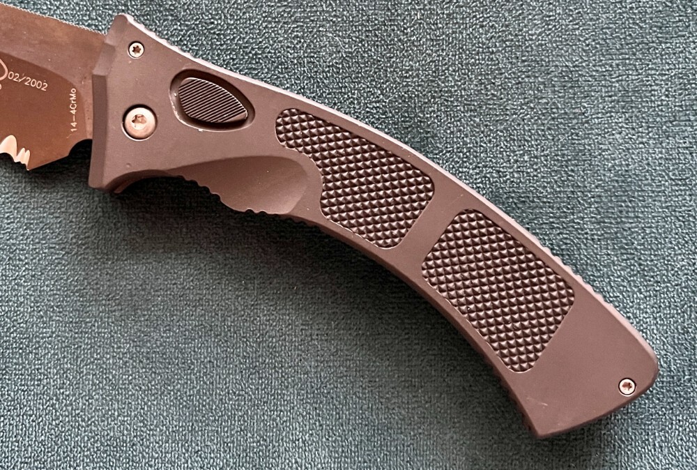 Picture of Microtech Amphibian, Stonewash Boron Carbide Partial Serrated Blade ...
