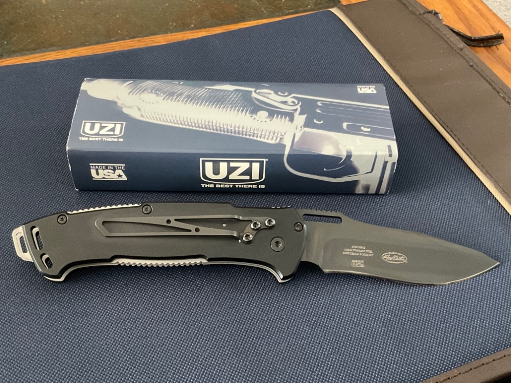 レア品 UZI ナイフ未使用 ZF0017BKNB