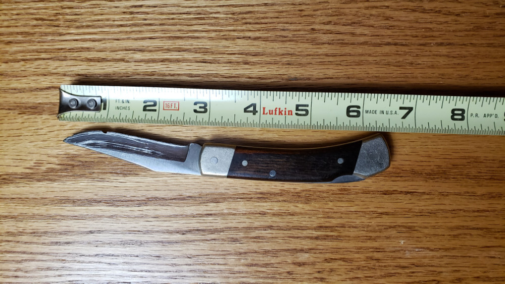 Schrade + USA LB5 Lockback Knife for repair or parts. Please see