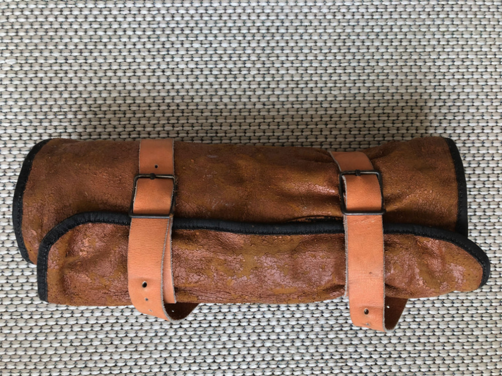 Leather pocket knife roll