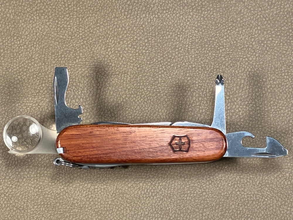 Victorinox electrician on sale discontinued