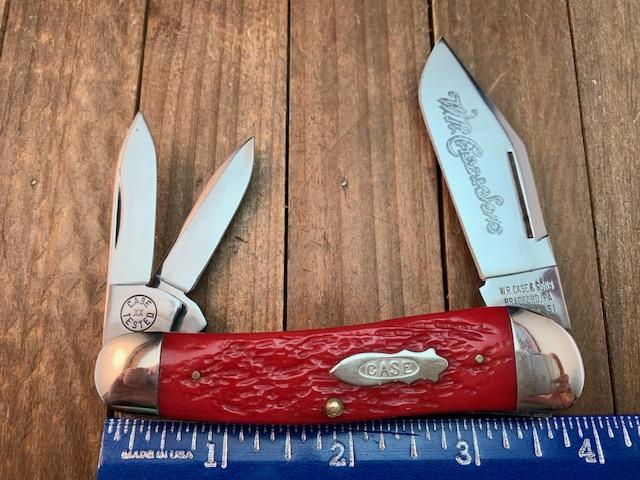 Case Classics Split Back Spring Whittler Red Banana Jigged Bone