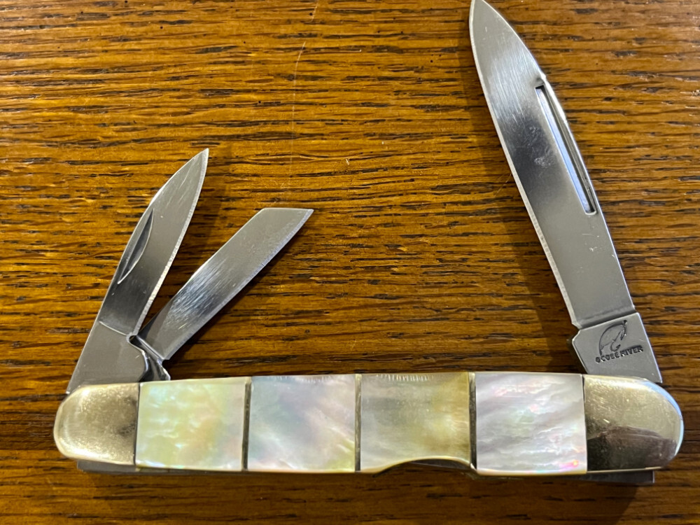 Frost Cutlery Ocoee River 574GLP Lockback Wittler Folding Knife w/Gold
