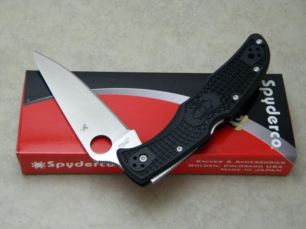 特価 Seki Spyderco Japan NIB Knife Lockback Black 4 Endura VG-10 ベビーカー・バギー