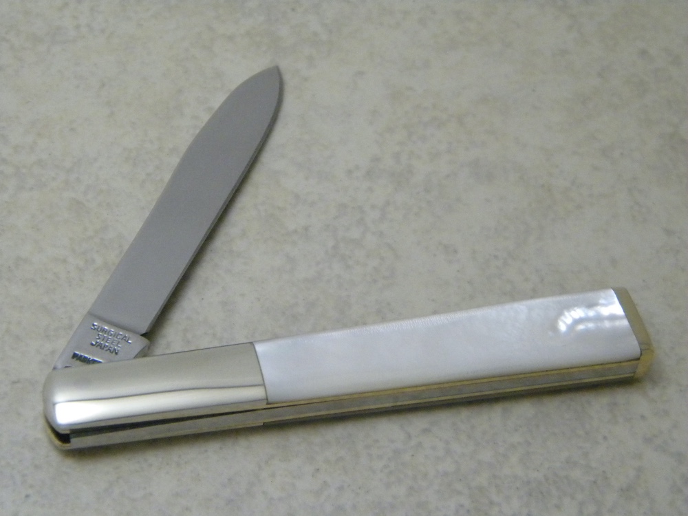 Parker Cut. Co. Surgical Steel Japan Pearl Little Pillbuster