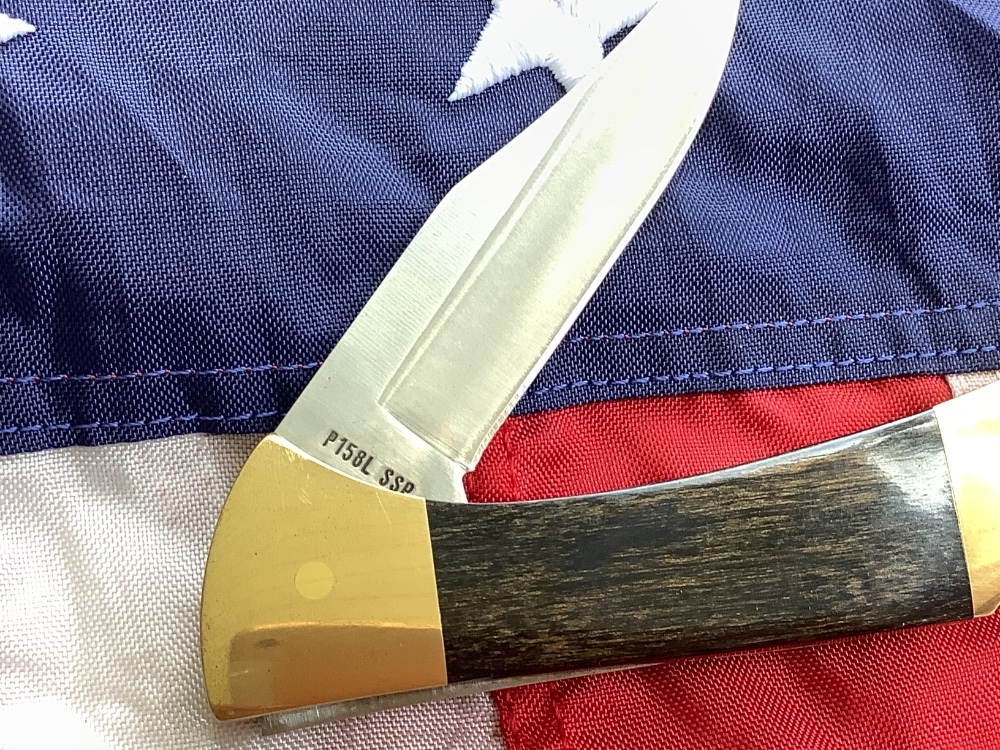 1984 Case xx Mako Shark Folding Hunter w/ Pretty Wood Handles
