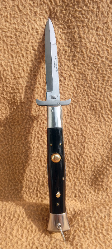 Moustache Guard Rizzuto Estileto Milano