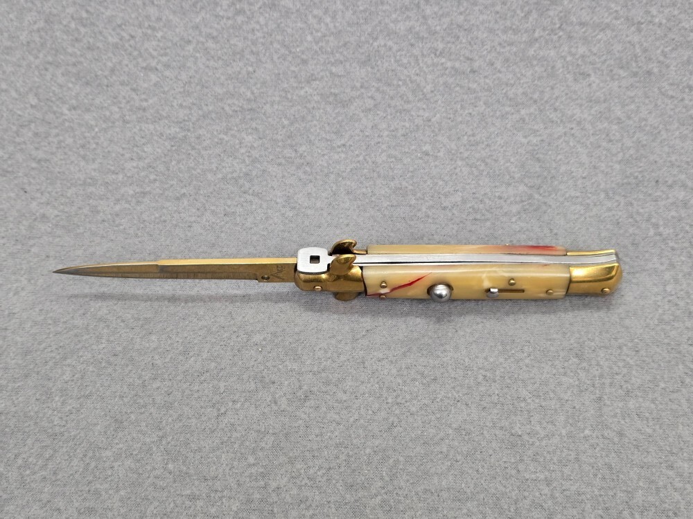 AKC ITALY LARGE STILETTO GOLDEN SWITCHBLADE AUTOMATIC KNIFE