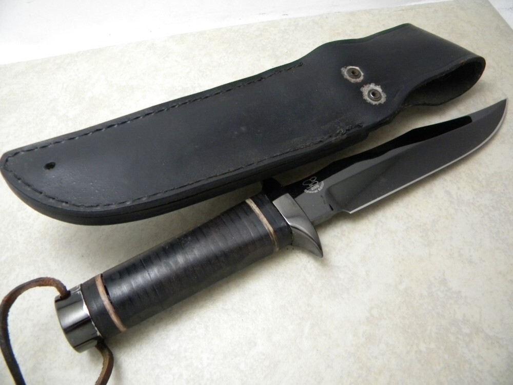 SOG Special Edition 2005 Fixed Blade Knife w/Leather Sheath