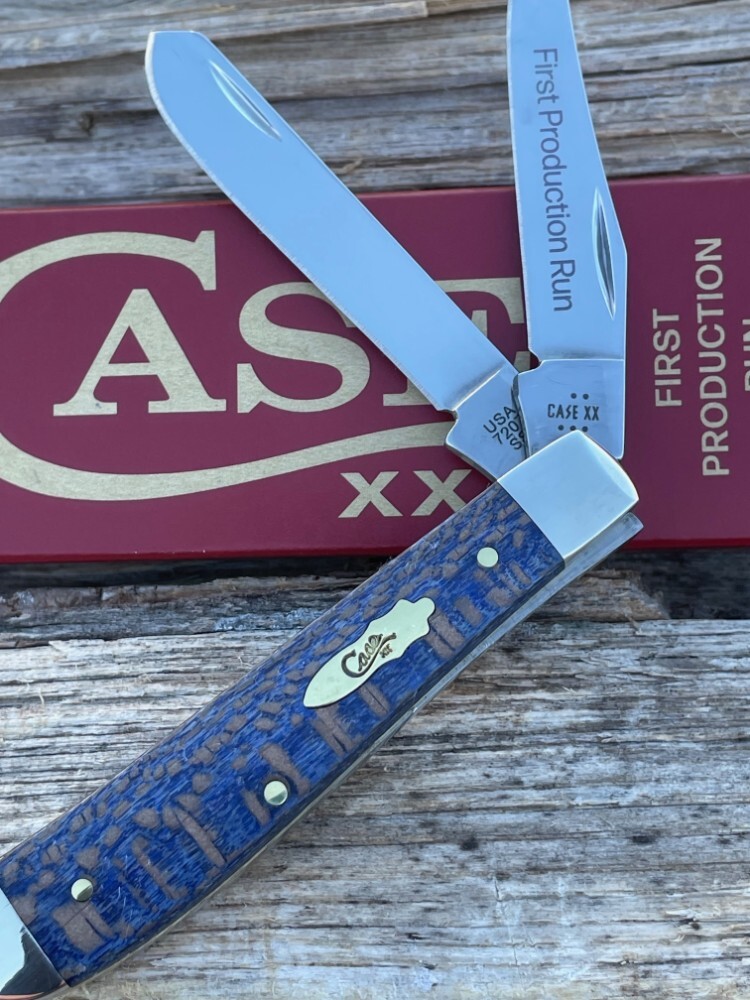 CASE XX ** FPR 2025 BLUE SYCAMORE WOOD SMOOTH MINI TRAPPER