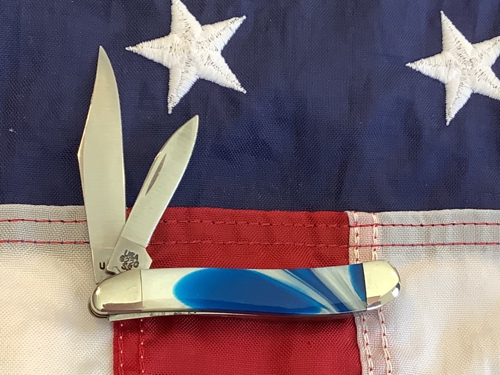 Case xx Peanut Knife (MDL# 6220 SS) w/ Blue and White Swirl