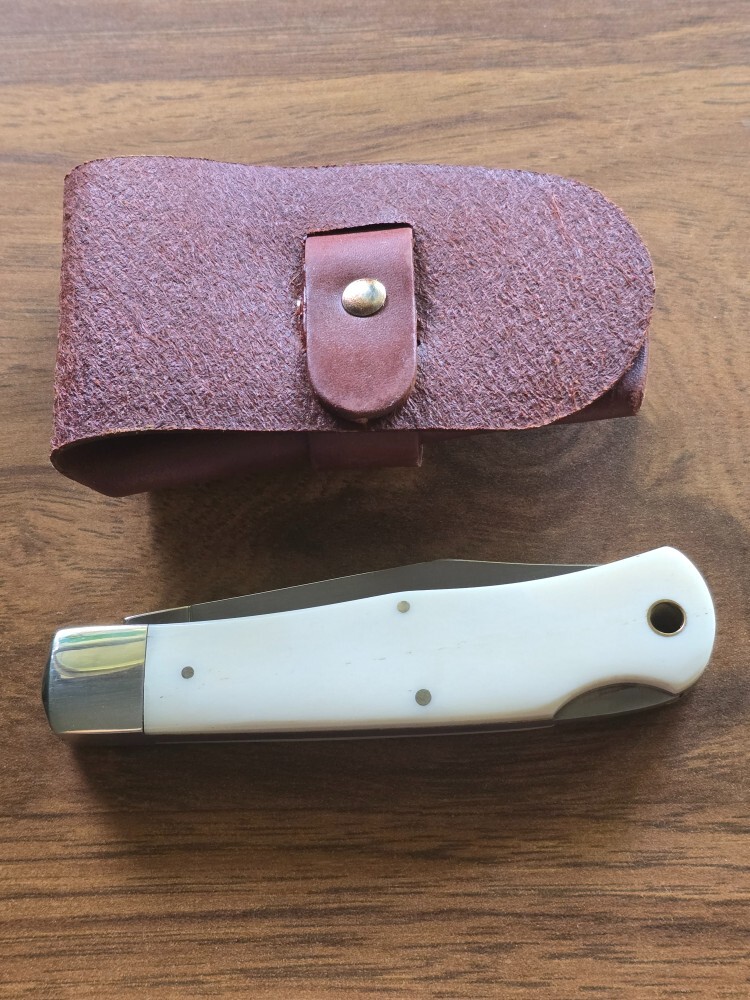 Moore Maker #5106LB “Mountain Man” White Bone Lockback Knife – NIB