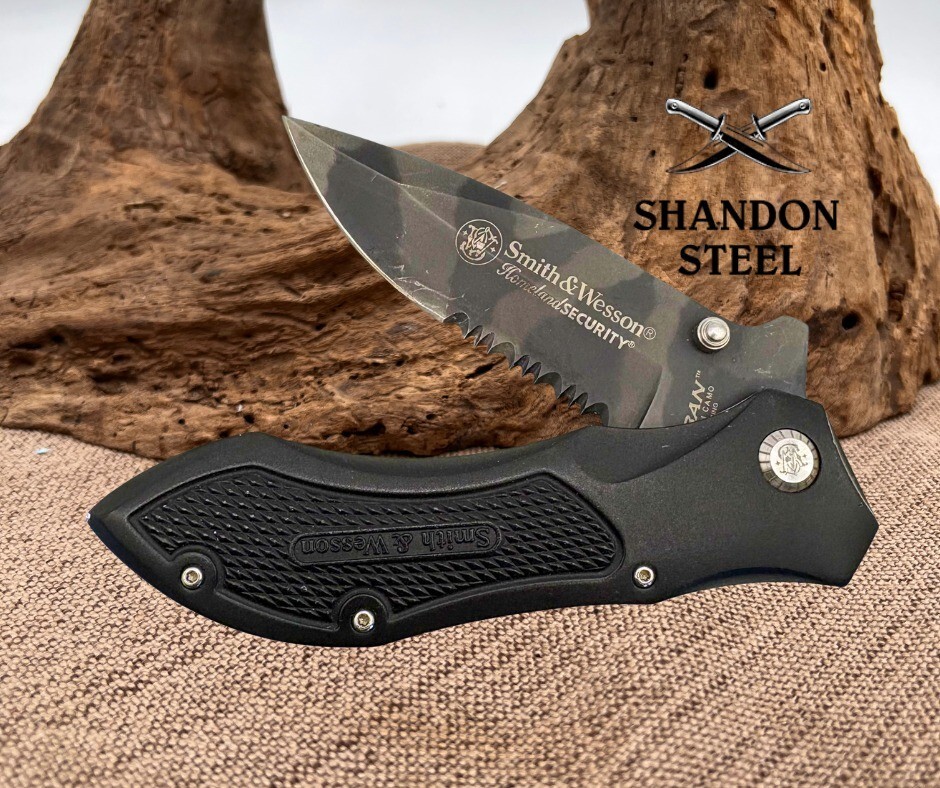 Smith & Wesson マックス セキュリティ Smith And Wesson Urban Titanium Camo Homeland Security Knife First