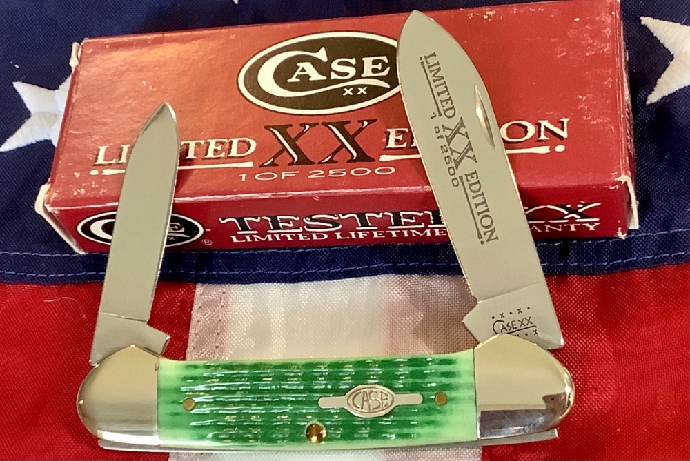 Case xx 2000 Canoe (Mdl# 62131 SS) w/ Emerald Green Bone Handles +