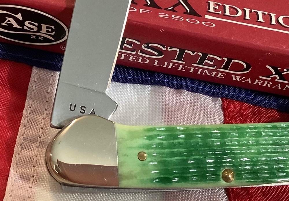 Case xx 2000 Canoe (Mdl# 62131 SS) w/ Emerald Green Bone Handles +