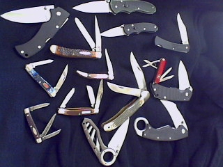 a handful of my tackle box o knives