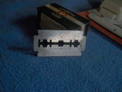 Hammer Brand Razor Blades 016.JPG