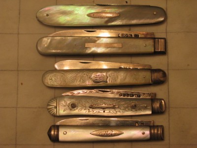 5PearlFruitKnives2.jpg
