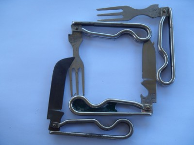 Wire knives &amp; forks,,SCHRADE..<br />9-21-26,,1-27-42,, Forks.<br />1-27-42,,9-21-26,, Knives.