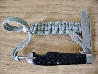 Camillus WWII - Army Post Exchange Resale Knife with Lanyard.JPG