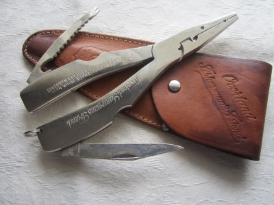 Auction Knives 001.JPG
