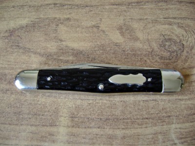Camillus Whittler '41-'46 Sword Brand (Alpha) - Closed.JPG