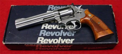 Mint With box S&W 686 No dash 1st Model.jpg