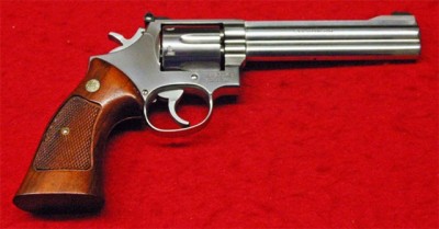 Mint with box S&W 686 No Dash 1st Model 2.jpg