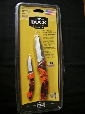 Buck Bantam Nano 283CMS9 & BLW 285CMS9 Blaze Orange Knife Combo Set CMB016 - Clam Pak Front with knives.JPG