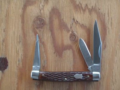 Schrade Walden NY. USA. 834.