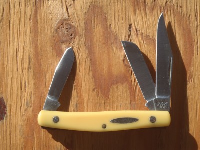 Schrade NY. USA. 835Y