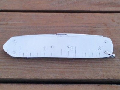 XX Fly Fishing Knife_ _pile closed.jpg