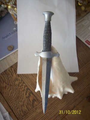 fixedblade unkown 001.JPG