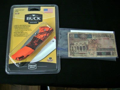 Buck 286 Bantam BHW & 20 Soomaali Shillin.JPG
