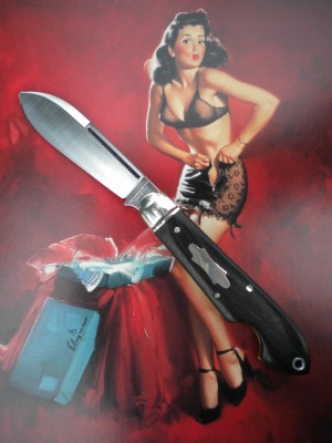 knife pinups 020.JPG
