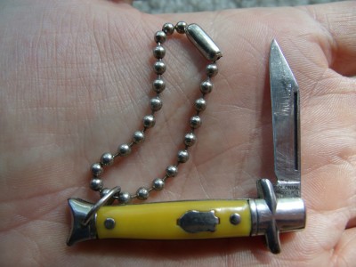 Keychain knives 001.jpg
