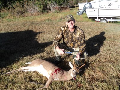 11-7-11 ready to skin with old Western F66 knife.JPG