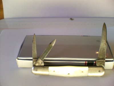 R12F PRE-1900 SCHMIDT'S HOLMAC BRAND WHITTLER PEARL.JPG